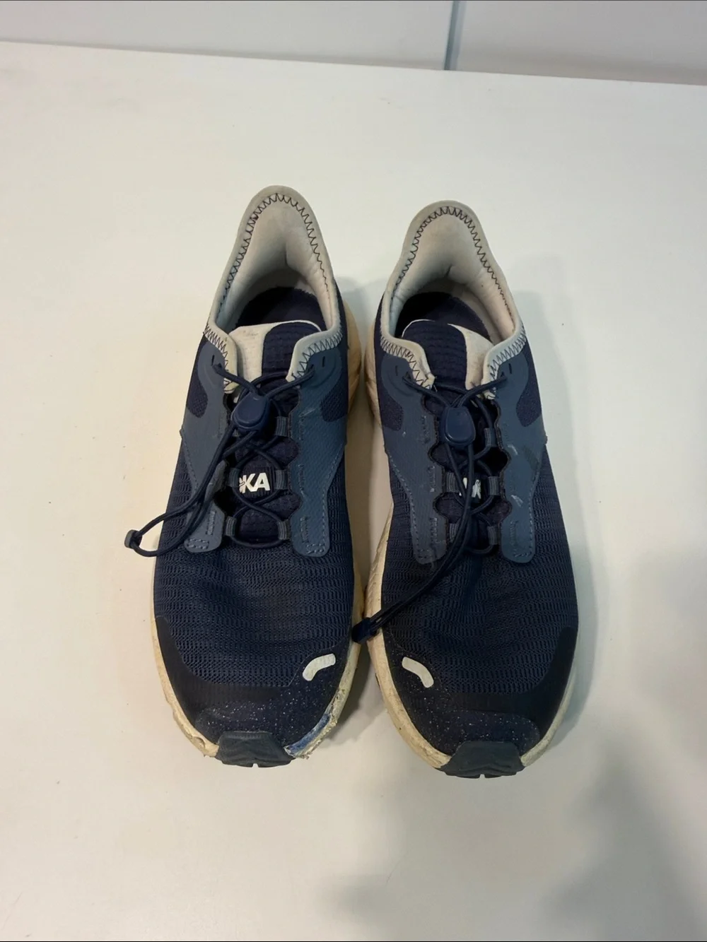 Used Hoka athletic shoes transport freedom 4.5 MD big kids